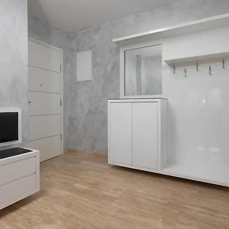 Larissa On The Apartamento *